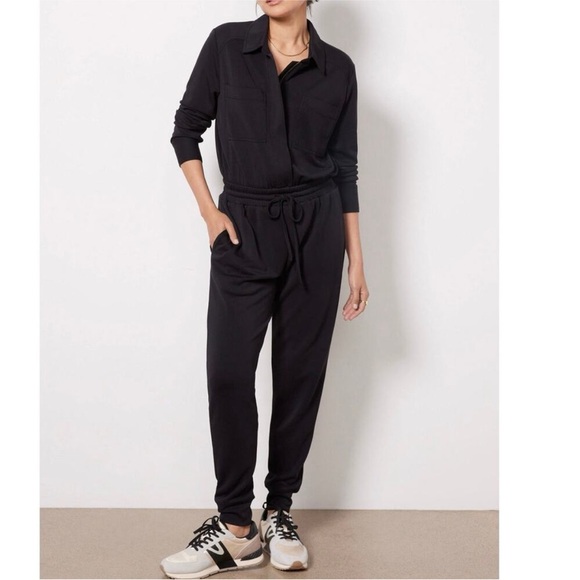 Evereve Pants - Evereve Myra Black Long Sleeve Jumpsuit, Size XS